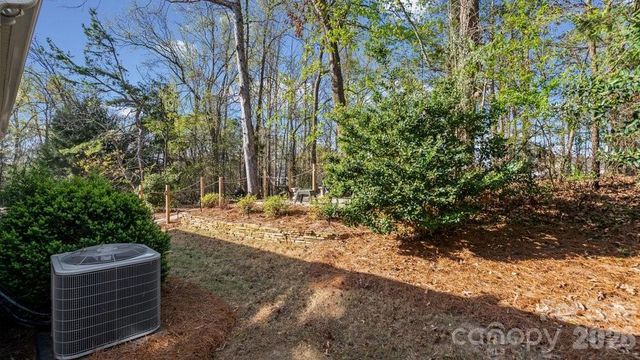 6913 Saranac Lane, Matthews, NC 28105