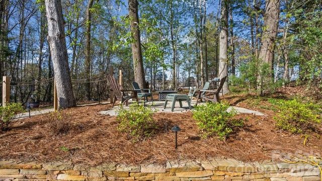 6913 Saranac Lane, Matthews, NC 28105