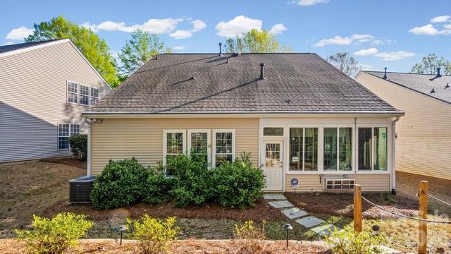 6913 Saranac Lane, Matthews, NC 28105