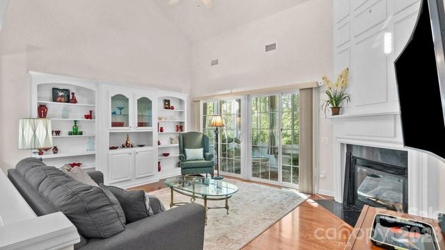6913 Saranac Lane, Matthews, NC 28105