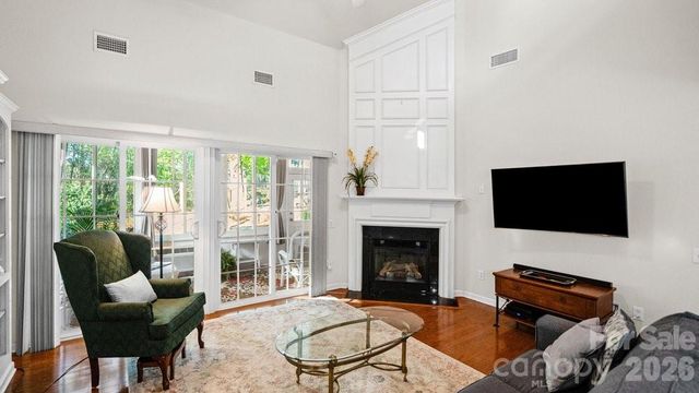 6913 Saranac Lane, Matthews, NC 28105