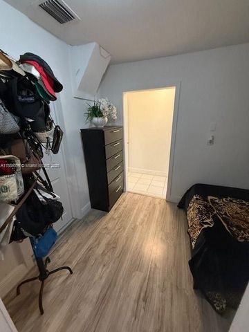 276 E 12th St, Hialeah, FL 33010