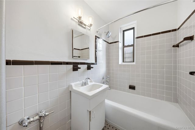 2860 Bailey Avenue 5H, Bronx, NY 10463