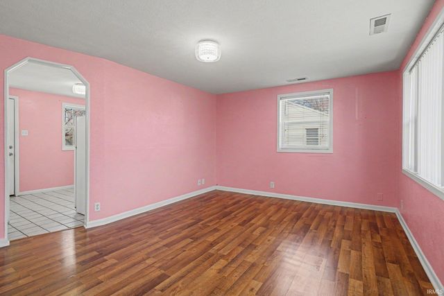 59245 Lewis Street, Elkhart, IN 46517