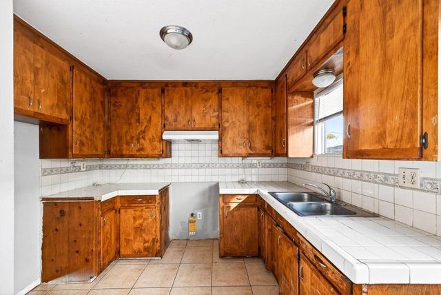 82 86 Quintard St, Chula Vista, CA 91911