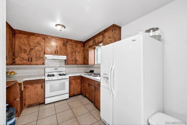 82 86 Quintard St, Chula Vista, CA 91911