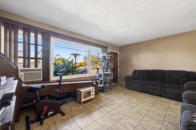 82 86 Quintard St, Chula Vista, CA 91911