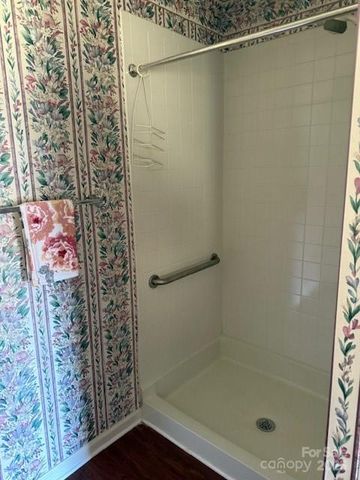 991 36th Avenue Court NE, Hickory, NC 28601