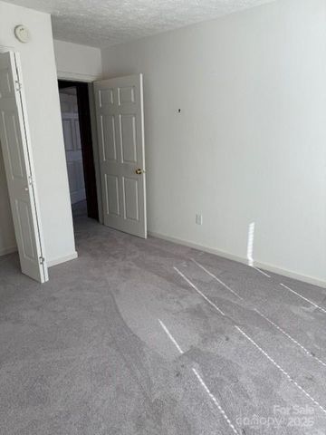 991 36th Avenue Court NE, Hickory, NC 28601