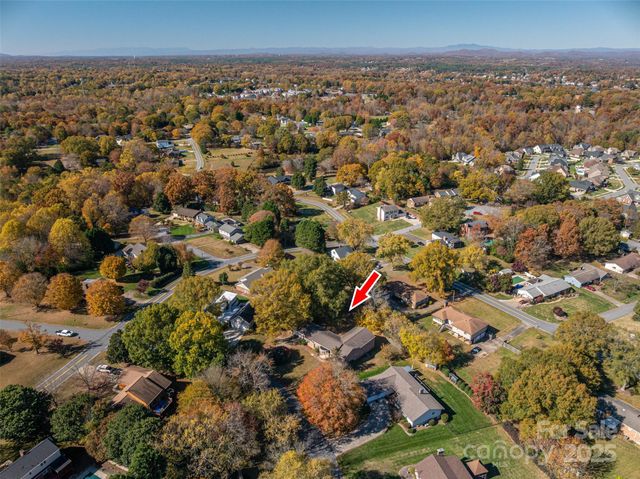 991 36th Avenue Court NE, Hickory, NC 28601
