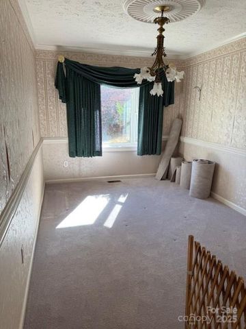 991 36th Avenue Court NE, Hickory, NC 28601