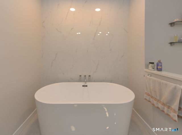 2 Heritage Crest C, Southbury, CT 06488