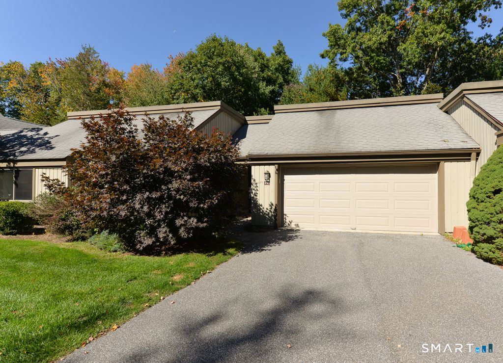 2 Heritage Crest C, Southbury, CT 06488