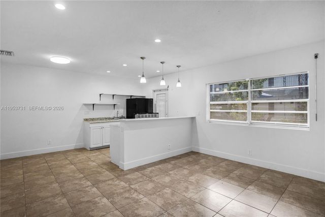 3515 Van Buren St 104, Hollywood, FL 33021