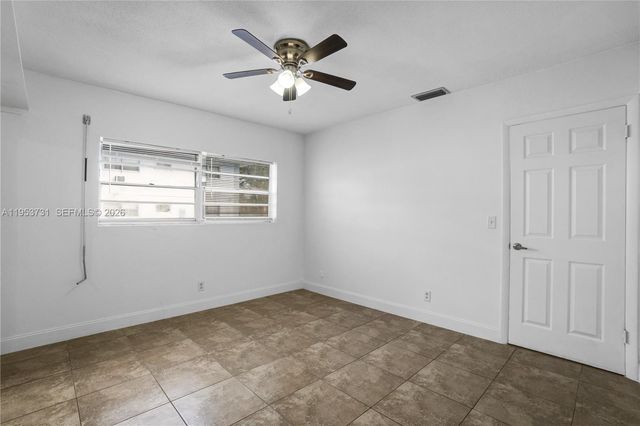 3515 Van Buren St 104, Hollywood, FL 33021