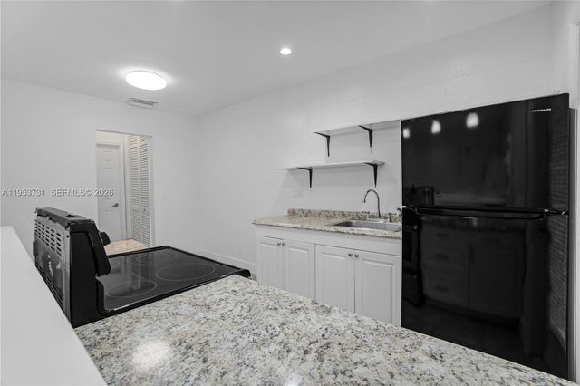 3515 Van Buren St 104, Hollywood, FL 33021