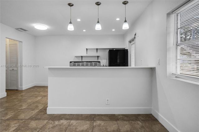 3515 Van Buren St 104, Hollywood, FL 33021