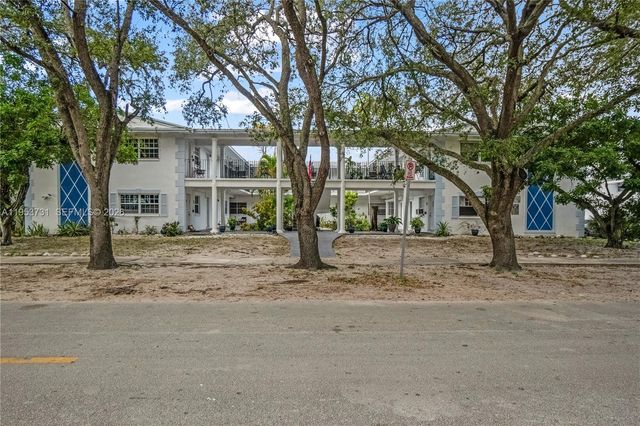 3515 Van Buren St 104, Hollywood, FL 33021