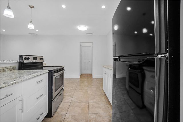 3515 Van Buren St 104, Hollywood, FL 33021