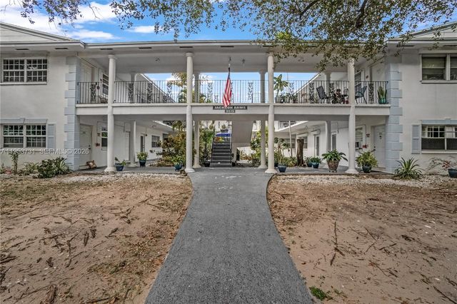 3515 Van Buren St 104, Hollywood, FL 33021