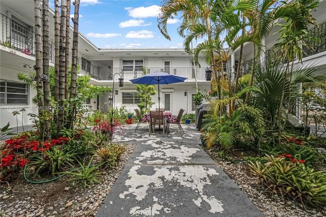 3515 Van Buren St 104, Hollywood, FL 33021