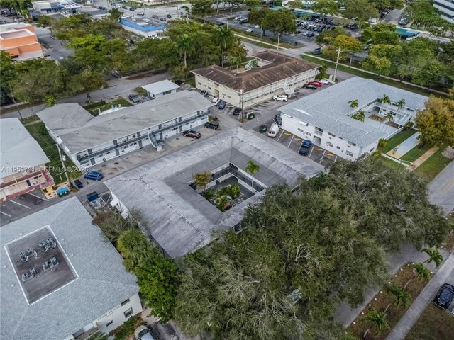 3515 Van Buren St 104, Hollywood, FL 33021