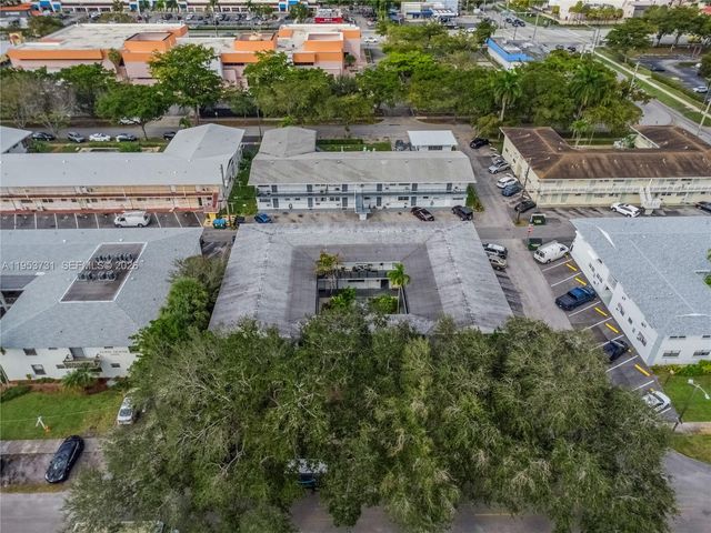 3515 Van Buren St 104, Hollywood, FL 33021