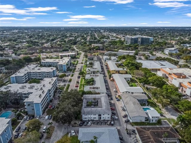 3515 Van Buren St 104, Hollywood, FL 33021