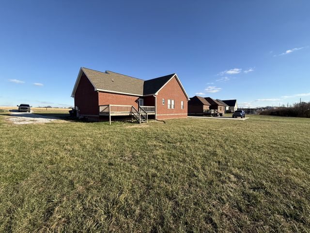 899 Sneed Blvd, Lafayette, TN 37083