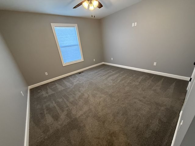 899 Sneed Blvd, Lafayette, TN 37083