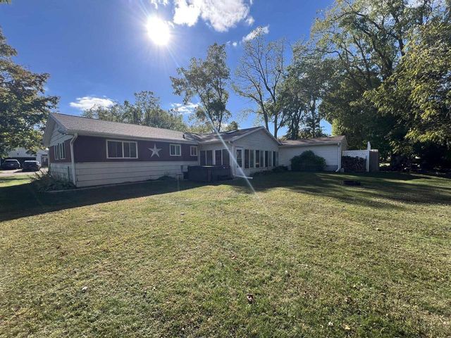 644 W Greenfield STREET, Elkhorn, WI 53121