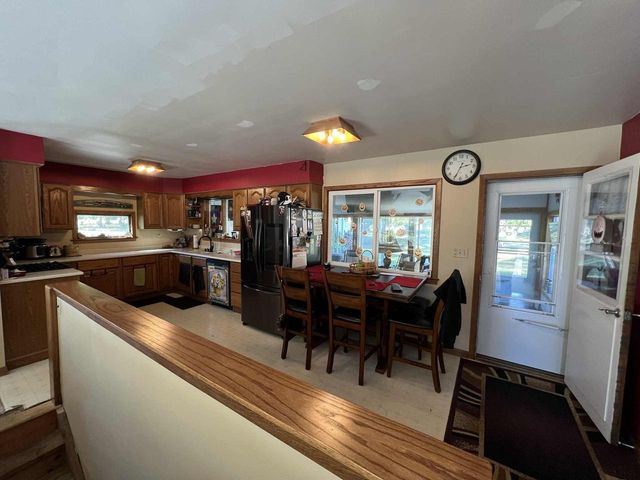 644 W Greenfield STREET, Elkhorn, WI 53121