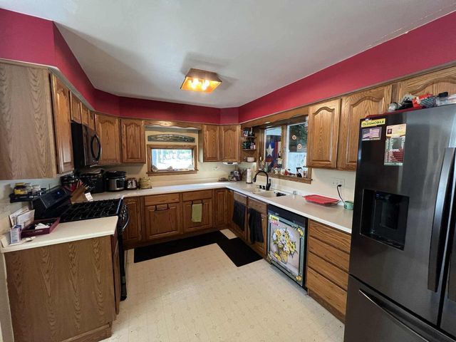 644 W Greenfield STREET, Elkhorn, WI 53121