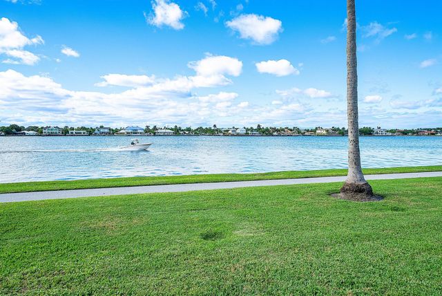 2170 Ibis Isle Road 2, Palm Beach, FL 33480