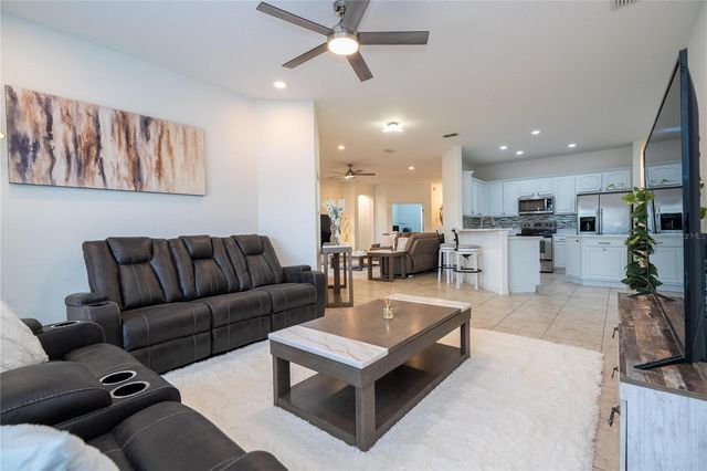 3774 EAGLE ISLE CIRCLE, Kissimmee, FL 34746