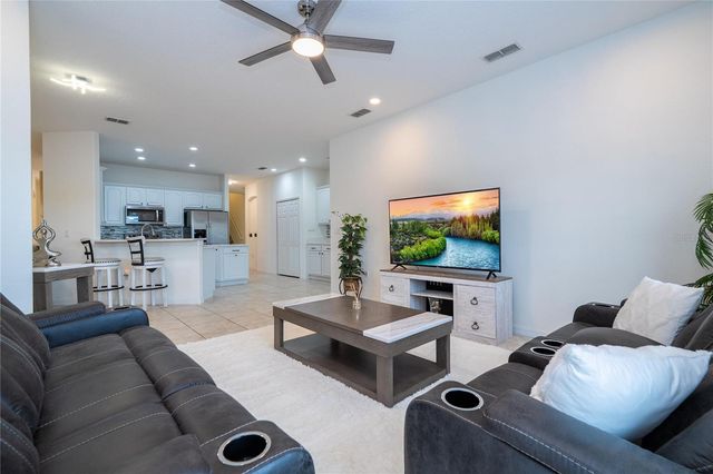 3774 EAGLE ISLE CIRCLE, Kissimmee, FL 34746