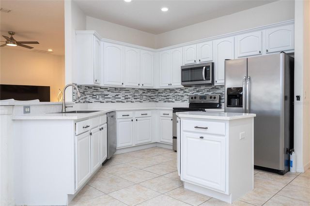 3774 EAGLE ISLE CIRCLE, Kissimmee, FL 34746