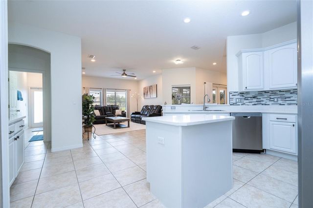 3774 EAGLE ISLE CIRCLE, Kissimmee, FL 34746