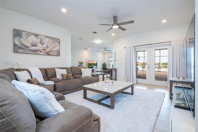 3774 EAGLE ISLE CIRCLE, Kissimmee, FL 34746