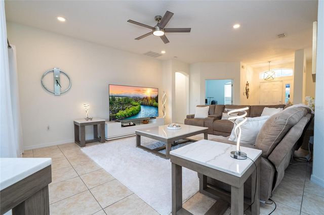 3774 EAGLE ISLE CIRCLE, Kissimmee, FL 34746