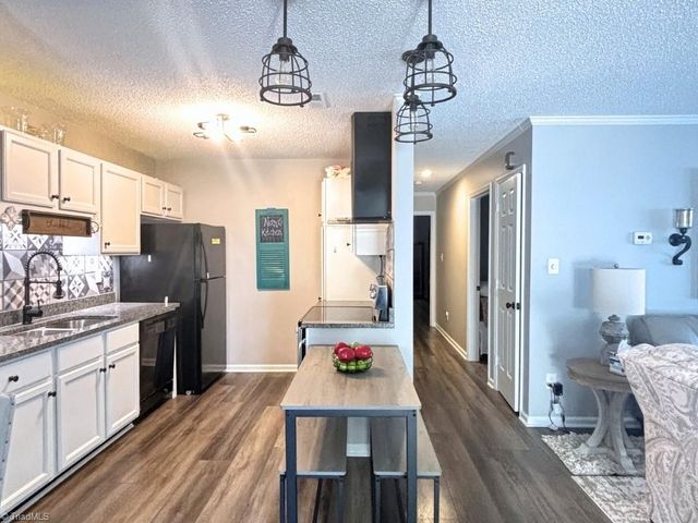 3950 Westridge Meadow Circle, Clemmons, NC 27012