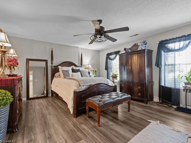 3950 Westridge Meadow Circle, Clemmons, NC 27012