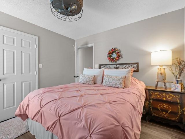 3950 Westridge Meadow Circle, Clemmons, NC 27012