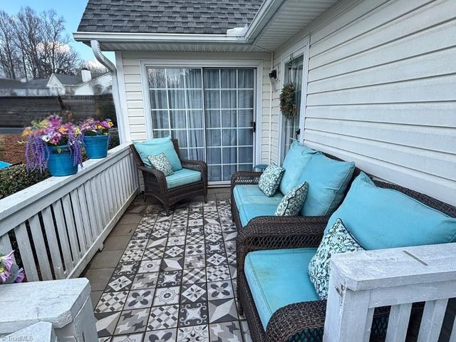 3950 Westridge Meadow Circle, Clemmons, NC 27012