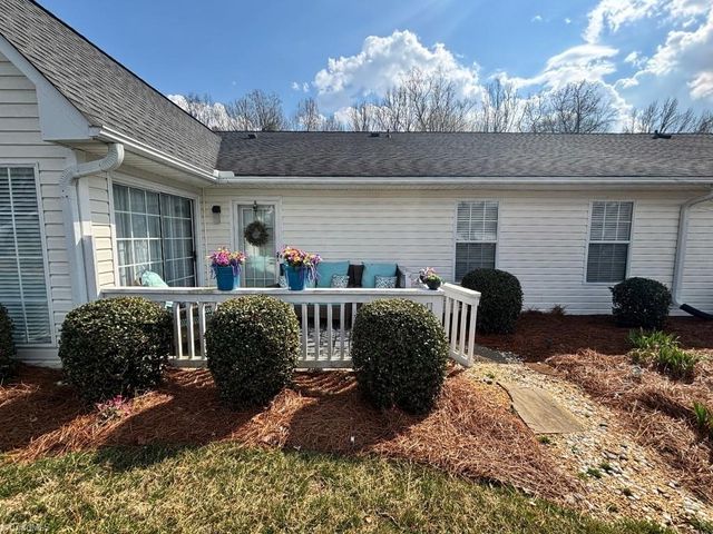 3950 Westridge Meadow Circle, Clemmons, NC 27012