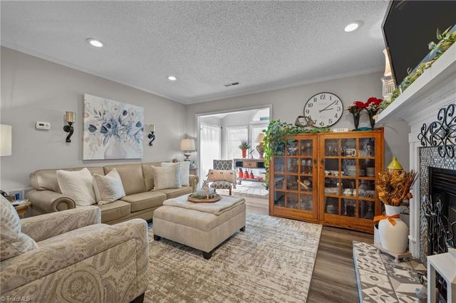 3950 Westridge Meadow Circle, Clemmons, NC 27012