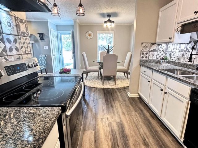 3950 Westridge Meadow Circle, Clemmons, NC 27012