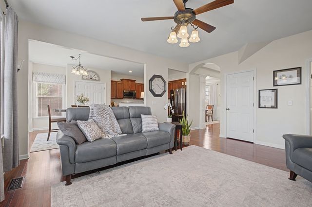 1023 Avery Trace Cir, Hendersonville, TN 37075