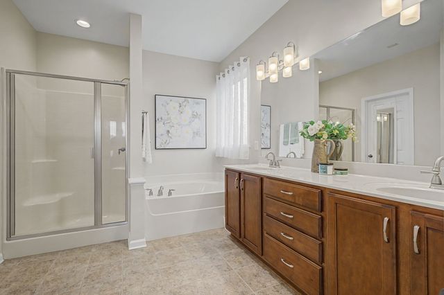 1023 Avery Trace Cir, Hendersonville, TN 37075