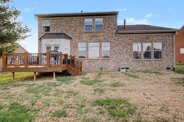 1023 Avery Trace Cir, Hendersonville, TN 37075